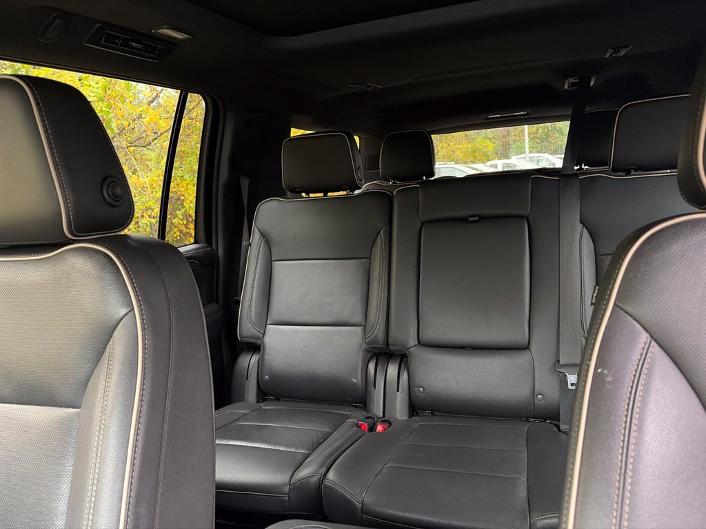 Used 2023 White GMC SLT image 10
