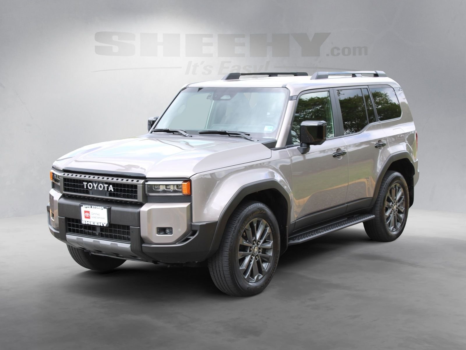 Used 2025  Toyota Base image 16