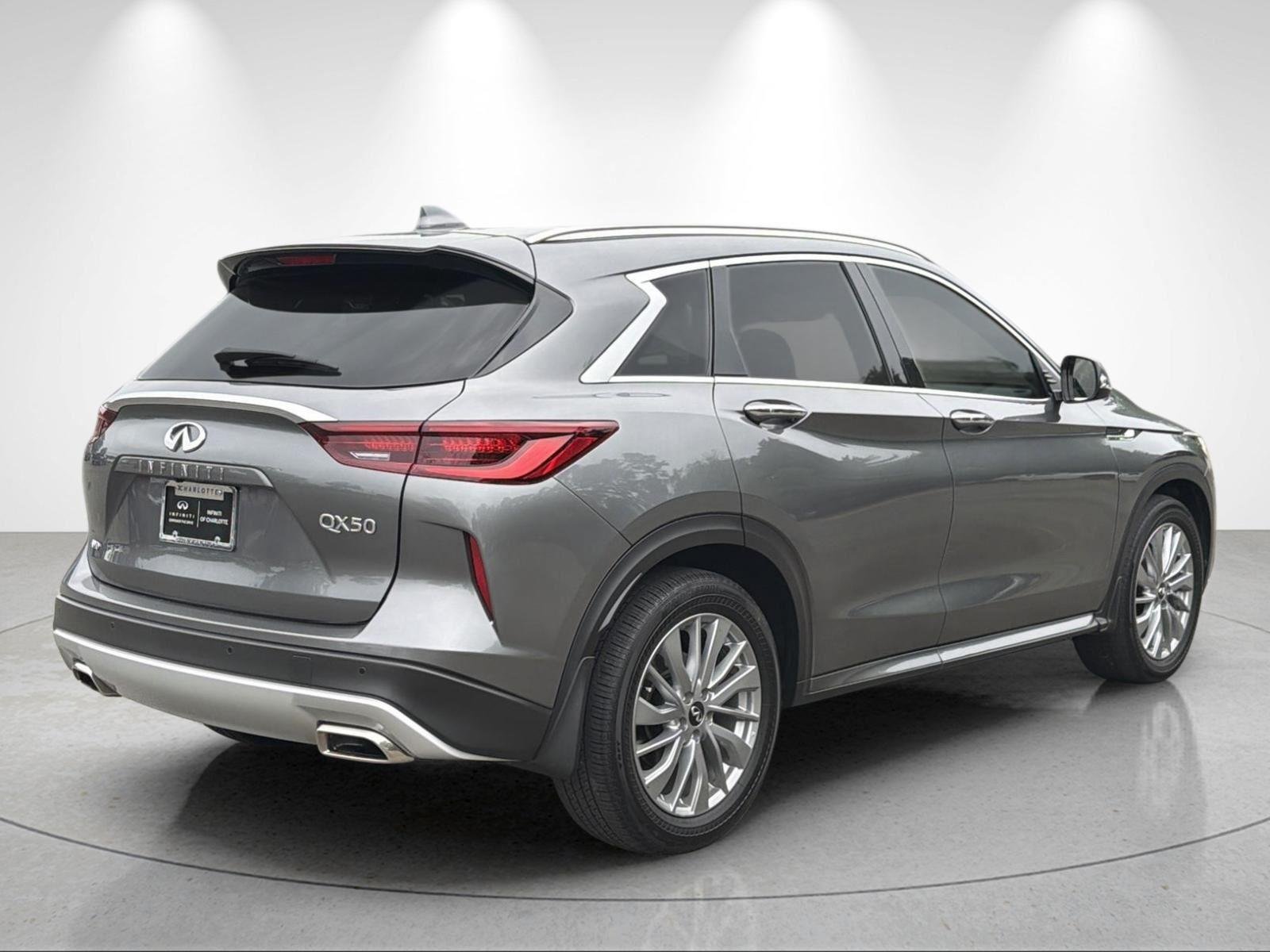 Used 2024 Graphite Shadow INFINITI LUXE image 5