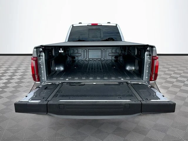 Used 2025 Silver Ford Lariat image 26