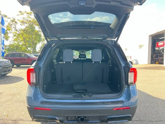 New 2027 Vapor Blue Metallic Ford ST-Line image 29
