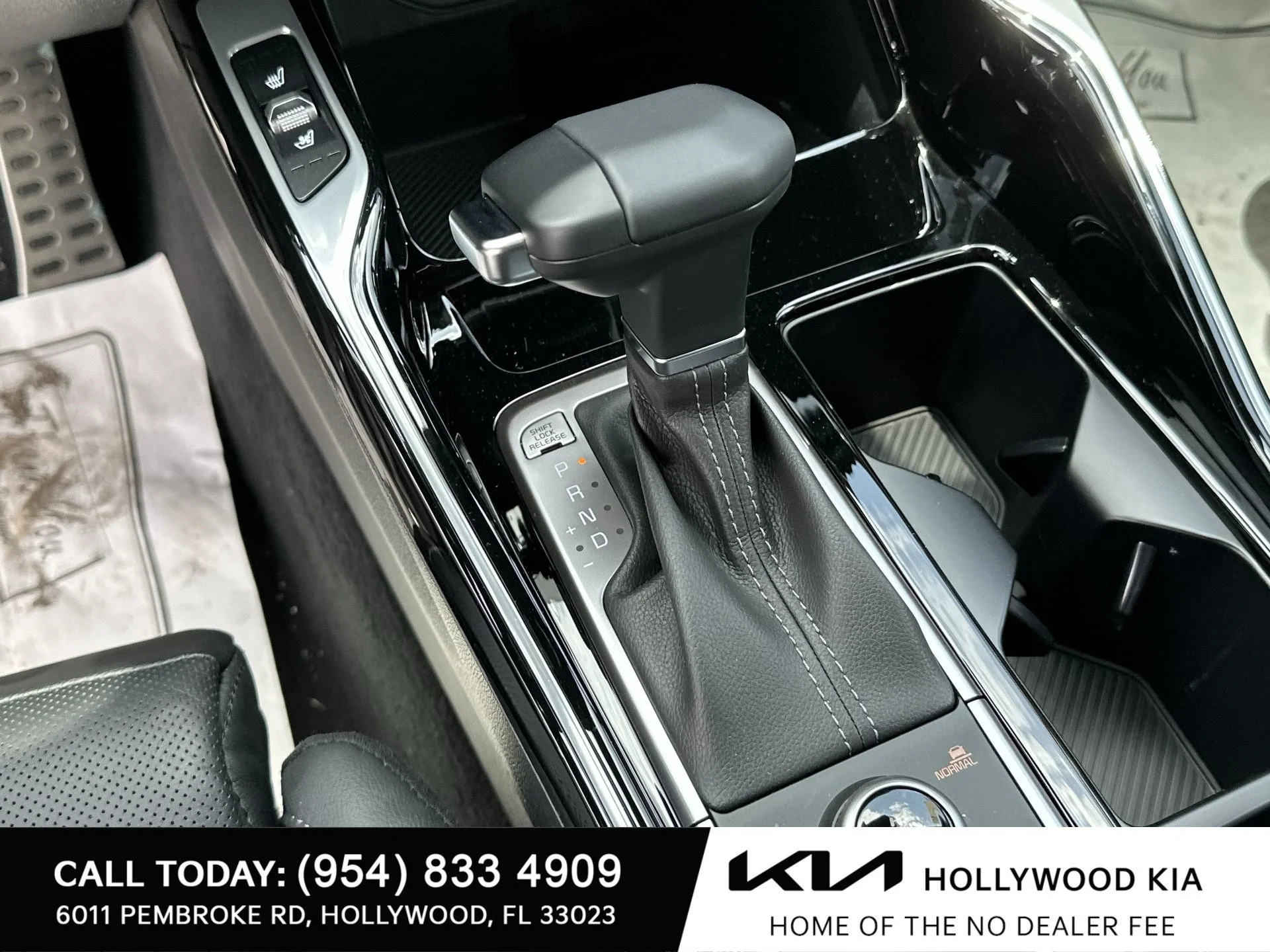 New 2025 Wolf Gray Kia  image 23