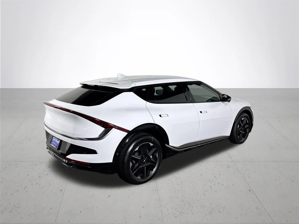 New 2026 Glacial White Pearl Kia WIND image 6