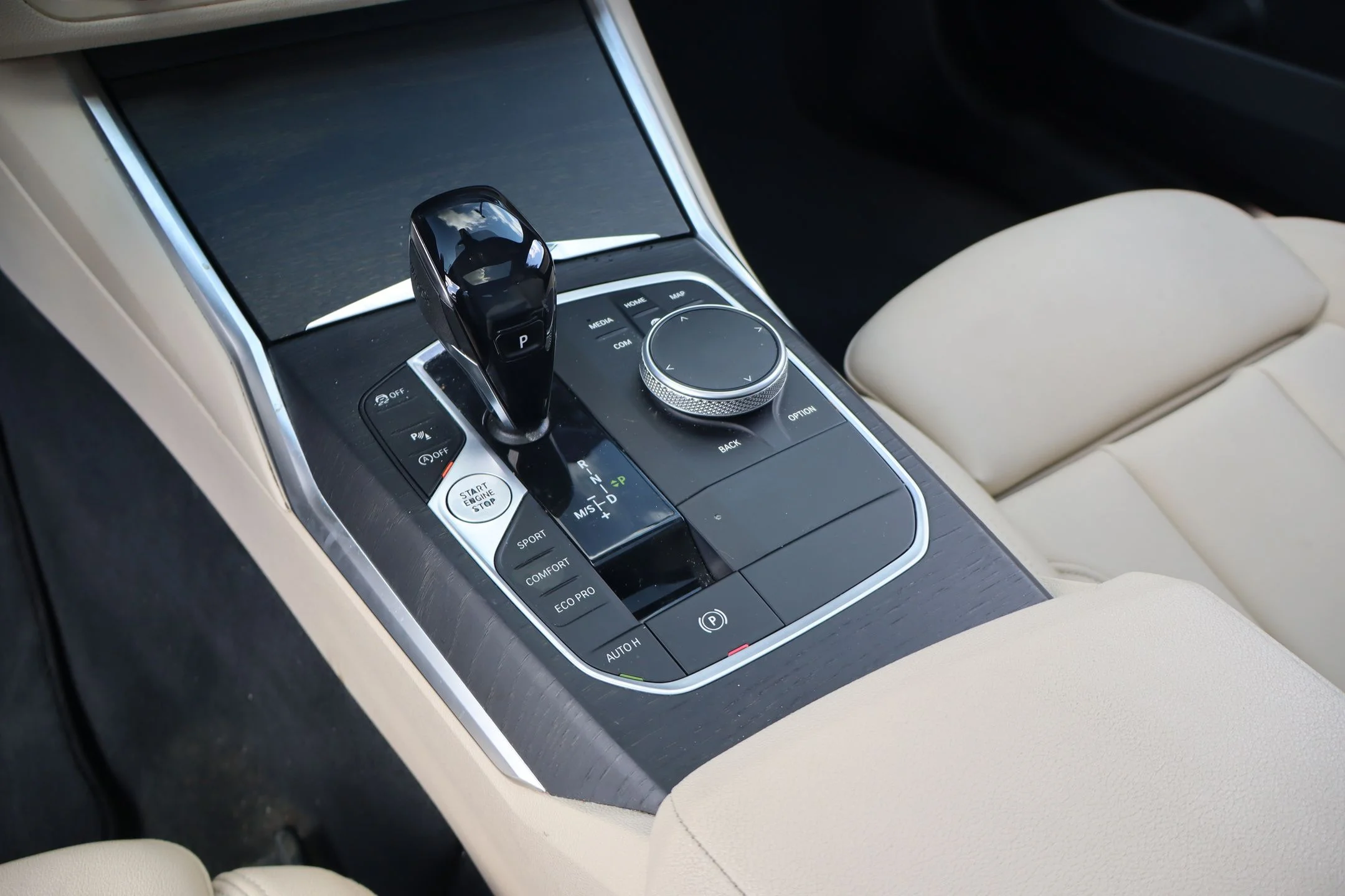 Used 2021 Black BMW 330i image 19