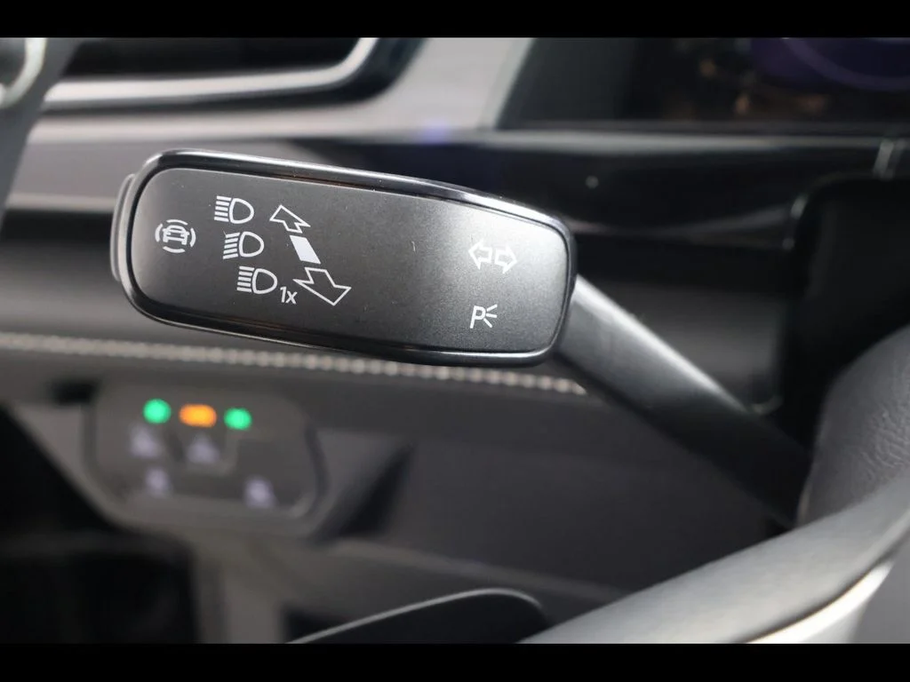 New 2026 Black Volkswagen 2.0T SE w/Technology image 25