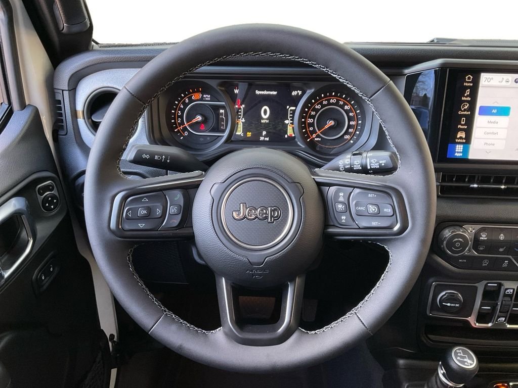 New 2026 Bright White Clear-Coat Exterior Paint Jeep Sport S image 17