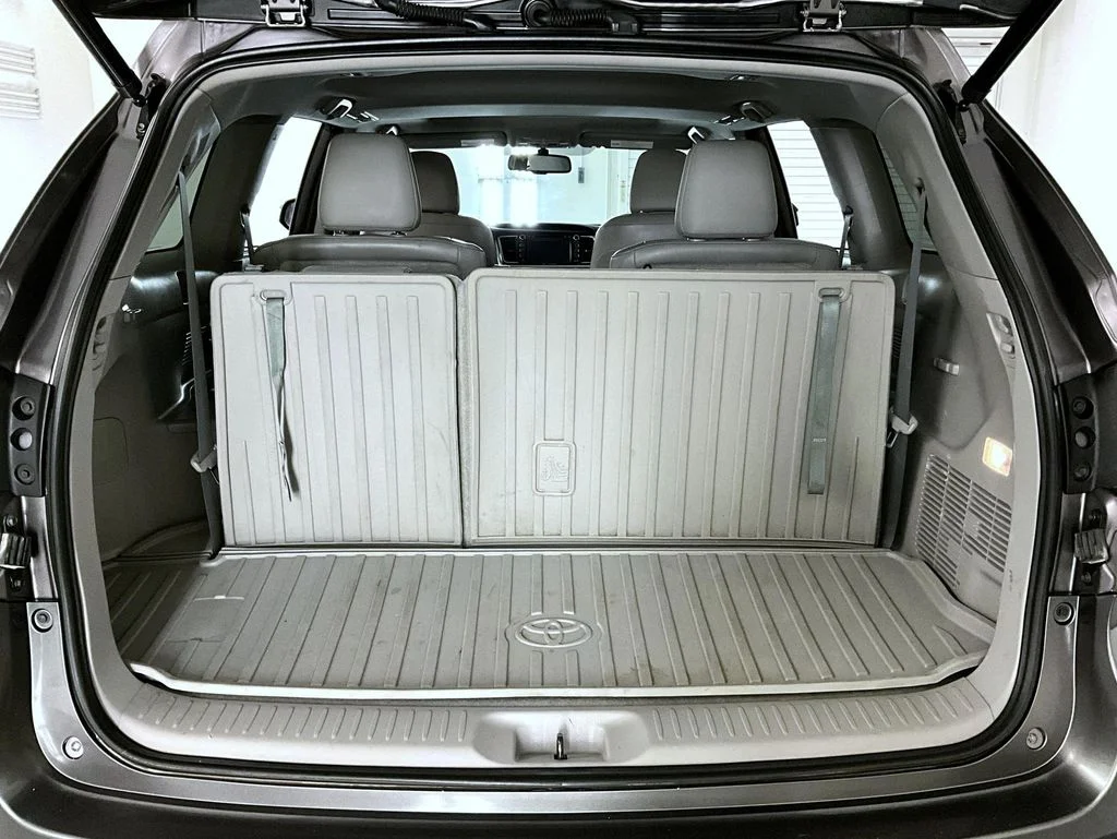 Certified Used 2016 Gray Toyota Limited image 23