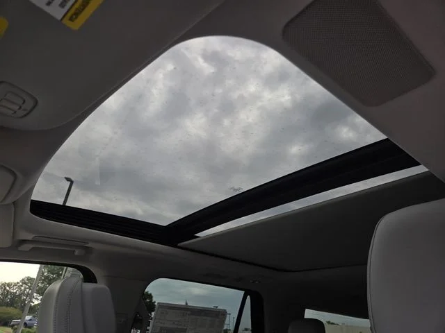 New 2026 Star White Metallic Tri-Coat Ford MAX Platinum® image 10