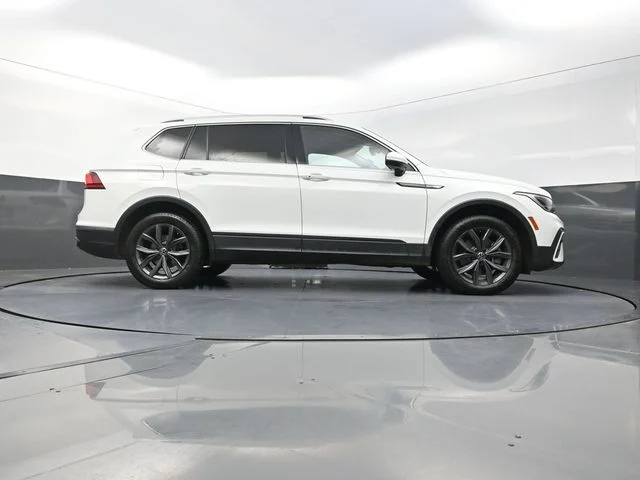 Used 2022 White Volkswagen 2.0T SE image 38