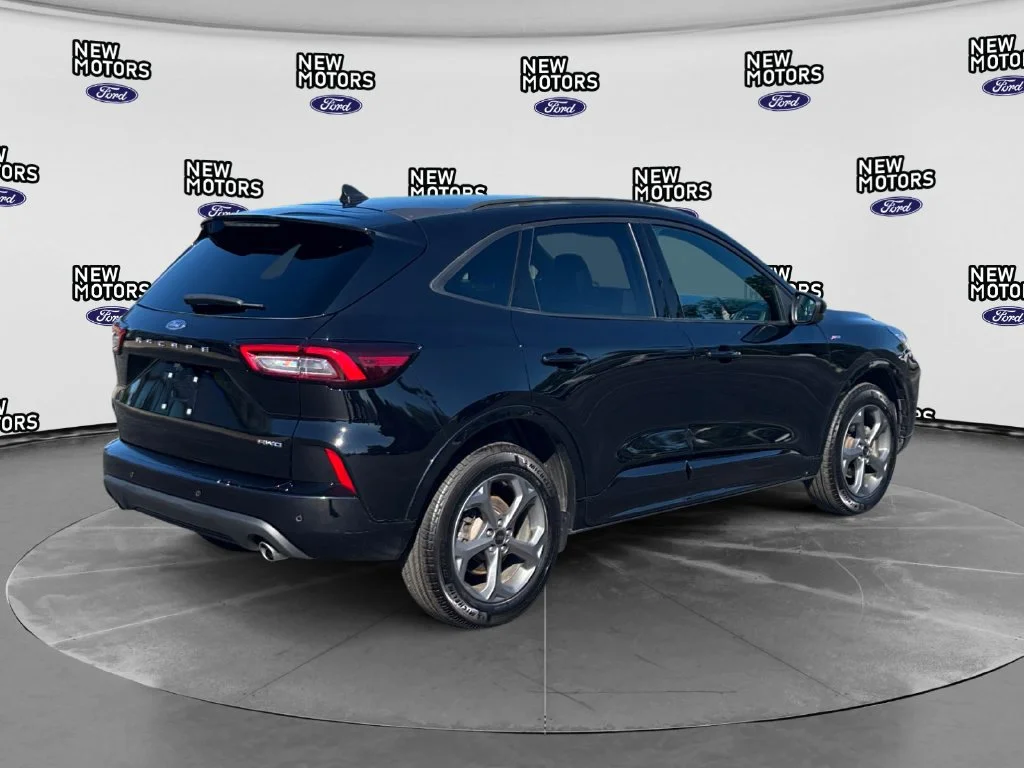 Used 2024 Black Metallic Ford ST-Line Select image 5