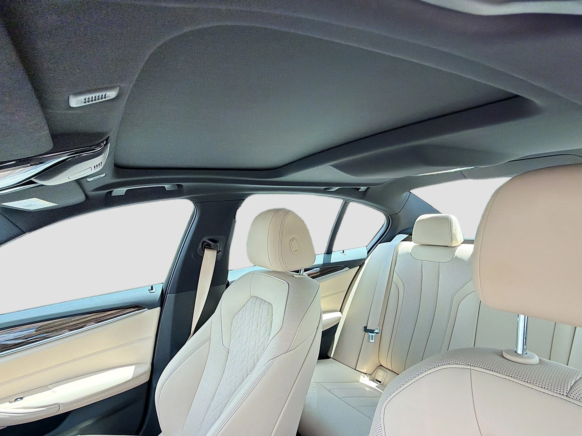 Used 2023 Alpine White BMW 530i image 26