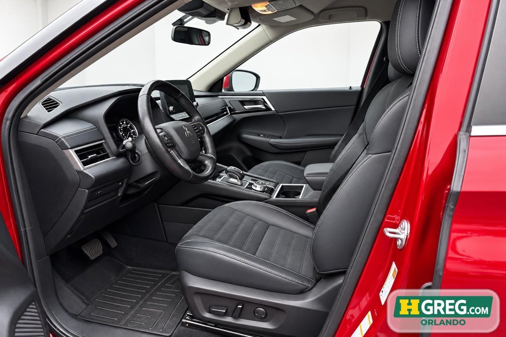 Used 2022 Red Diamond Mitsubishi Black Edition image 7