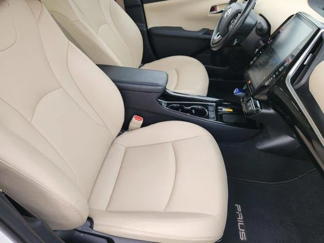Used 2022 White . Toyota Limited image 14