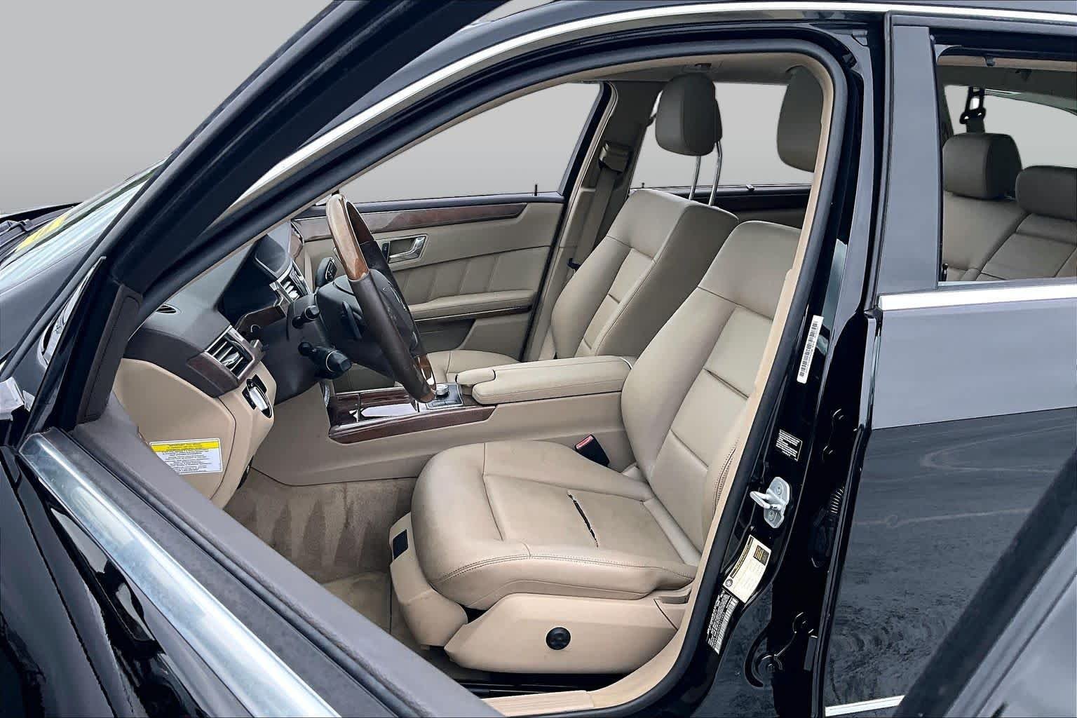 Used 2011 Obsidian Black Metallic Mercedes-Benz E 350 Luxury image 7