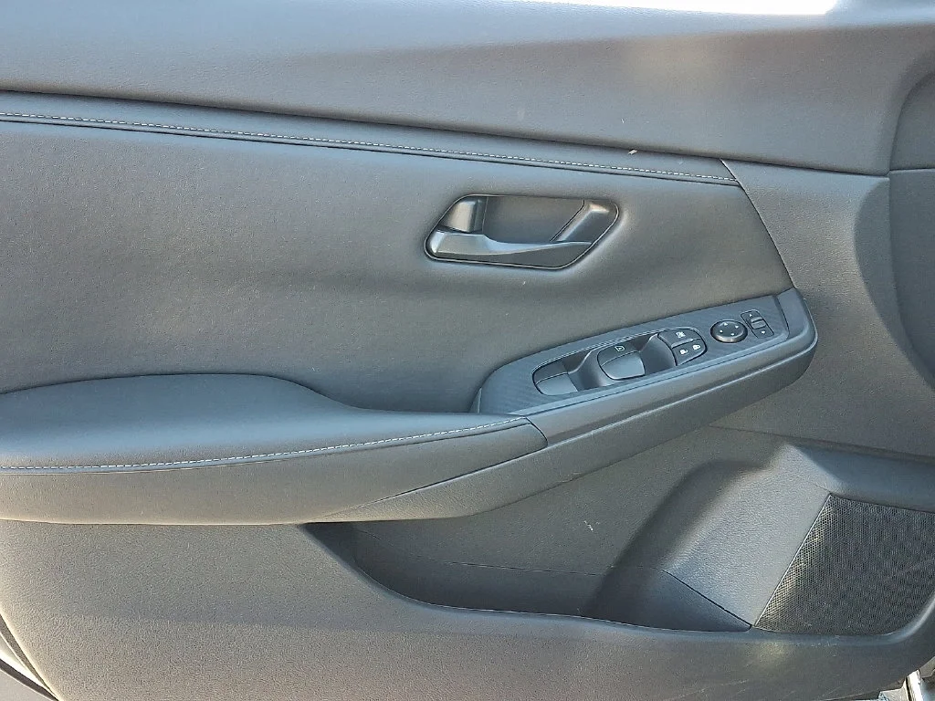 Used 2024 Gray Nissan S image 13