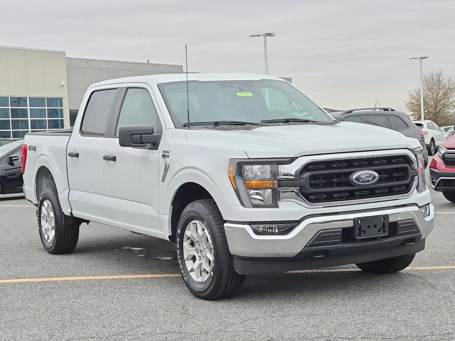 Certified Used 2023 Oxford White Ford XLT image 2