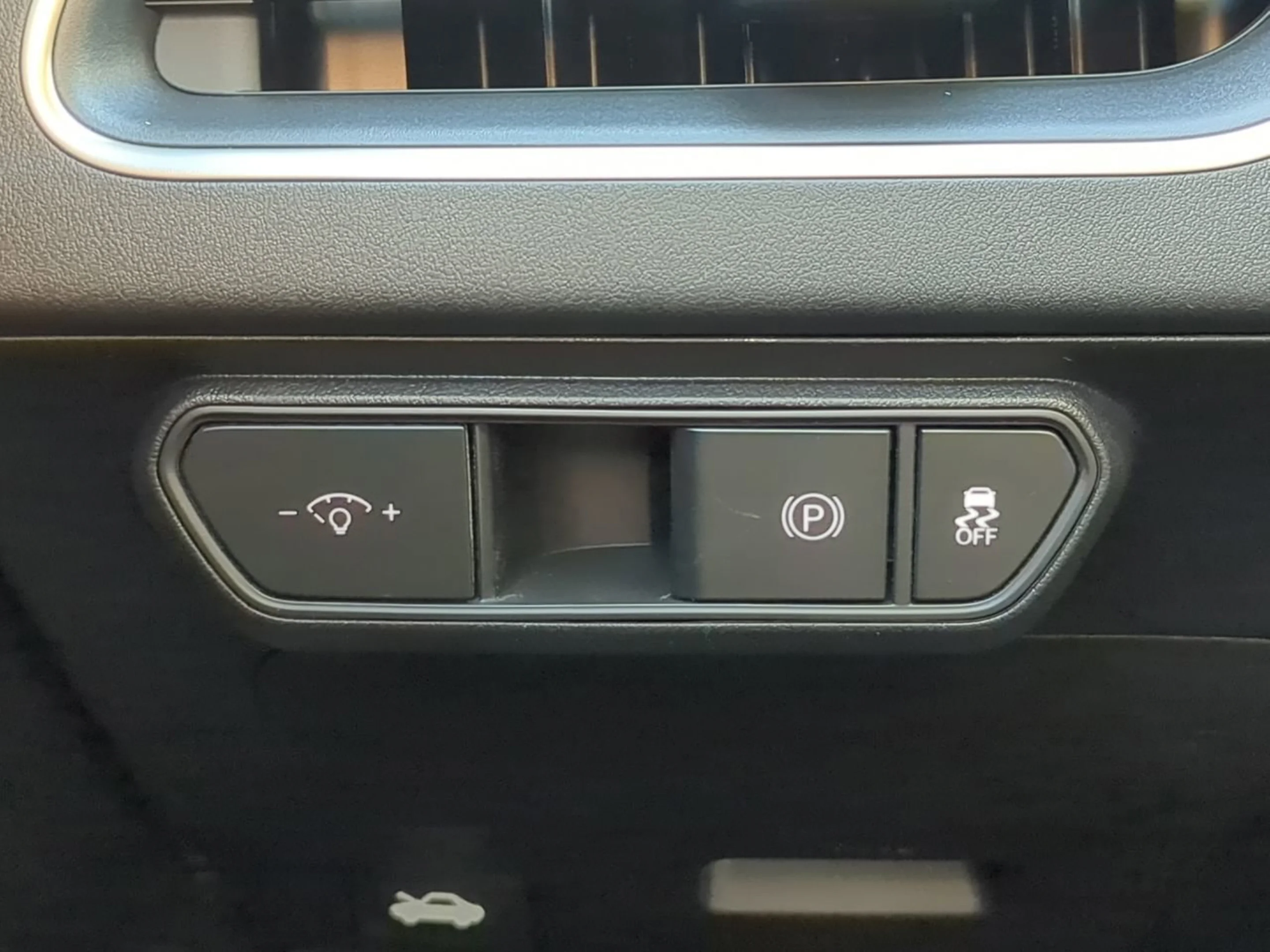 New 2026 Snow White Pearl Kia LXS image 34