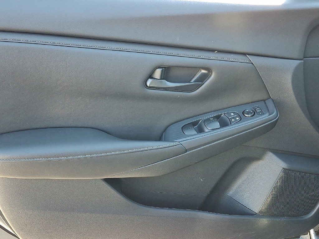 Used 2024 Gray Nissan S image 13