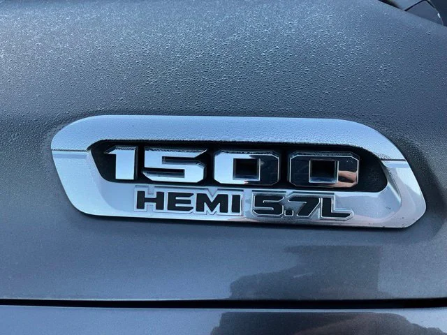 Used 2019 Granite Crystal Clearcoat Metallic Ram Laramie image 4