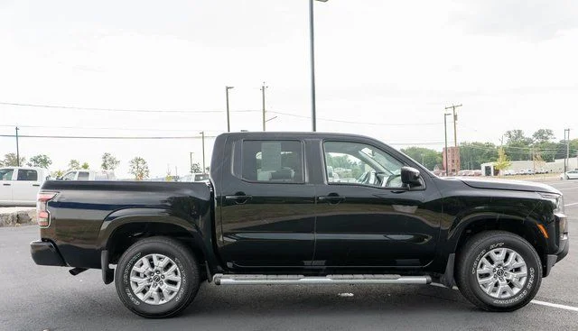Used 2022 Black Nissan SV image 5