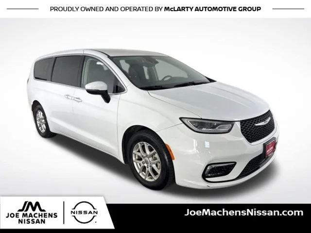 Used 2023 White Chrysler Touring L image 1