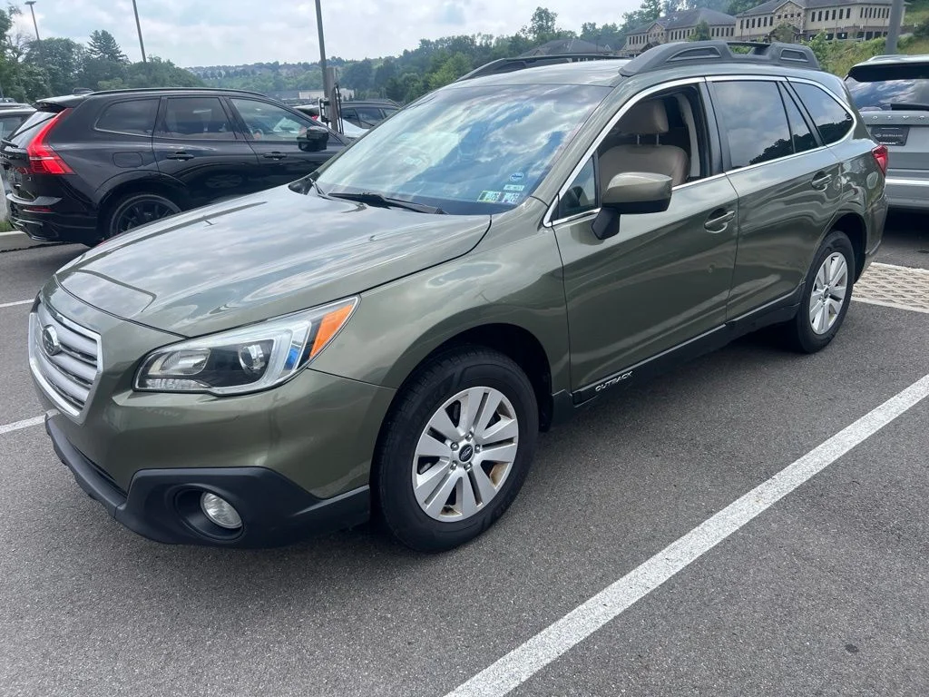 Used 2016 Green Metallic Subaru 2.5i Premium image 4