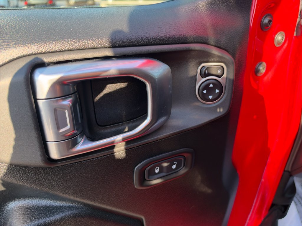 Used 2020 Red Jeep Rubicon image 12