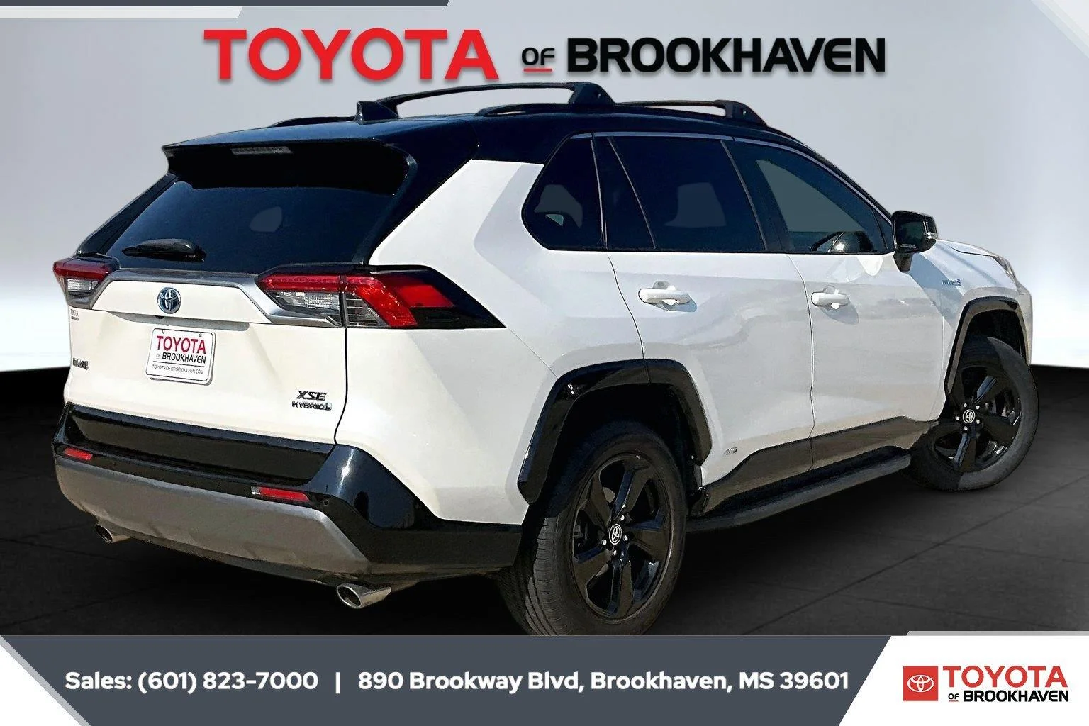 Used 2020 Blizzard Pearl w/Midnight Black Metallic Roof Toyota XSE image 11