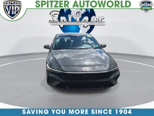 Used 2024 Gray Hyundai SEL image 3