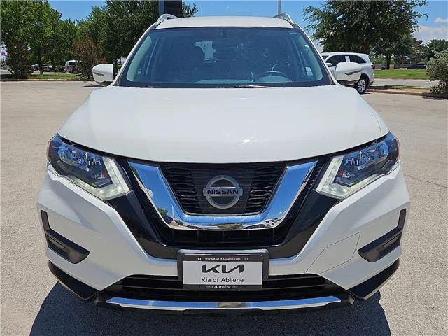 Used 2017 Glacier White Nissan SV Front-wheel Drive image 6