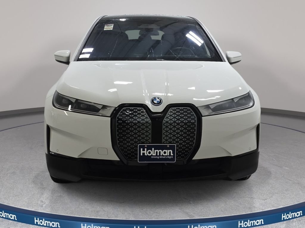 Used 2024 Alpine White BMW xDrive50 image 3