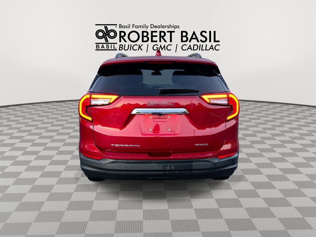 Used 2024 Volcanic Red Tintcoat GMC SLE image 7