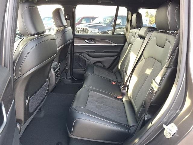 New 2026 Baltic Gray Metallic Clear-Coat Exterior Paint Jeep Laredo image 6