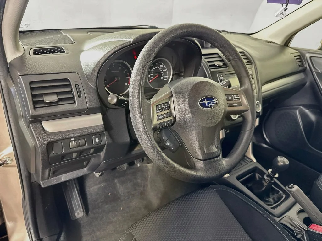 Used 2015 Brown Subaru 2.5i Premium image 9