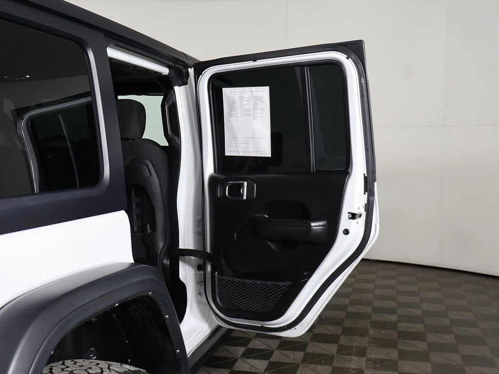 Used 2022 White Jeep Unlimited Rubicon 4xe image 29
