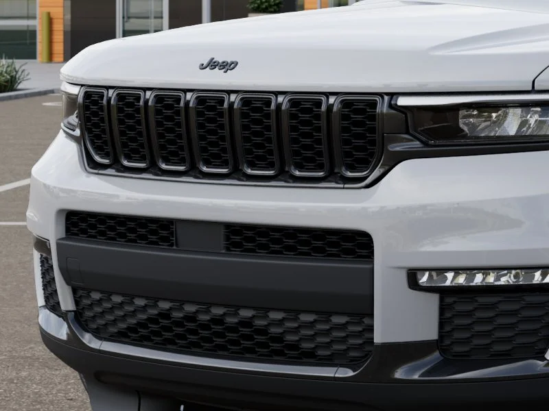 New 2025 Bright White Clear-Coat Exterior Paint Jeep Limited image 32