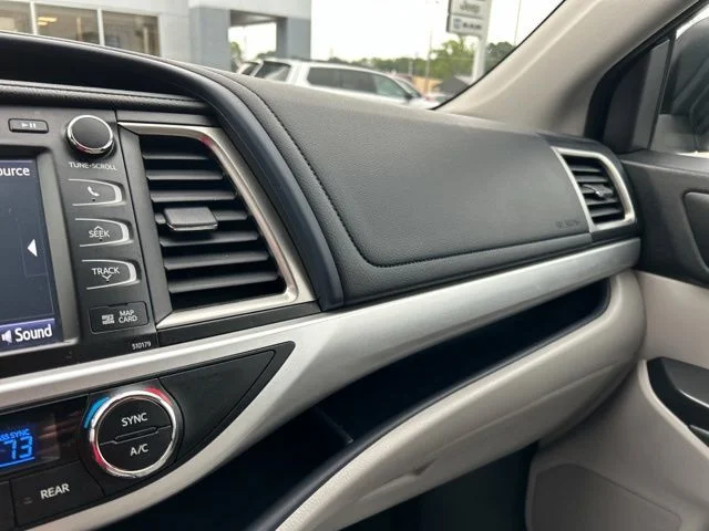 Used 2017 Shoreline Mist Toyota XLE image 44