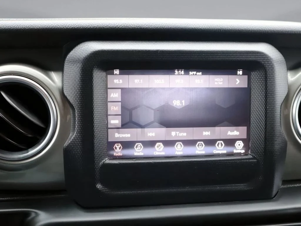 2020 Jeep Wrangler Unlimited Sahara - Photo 17