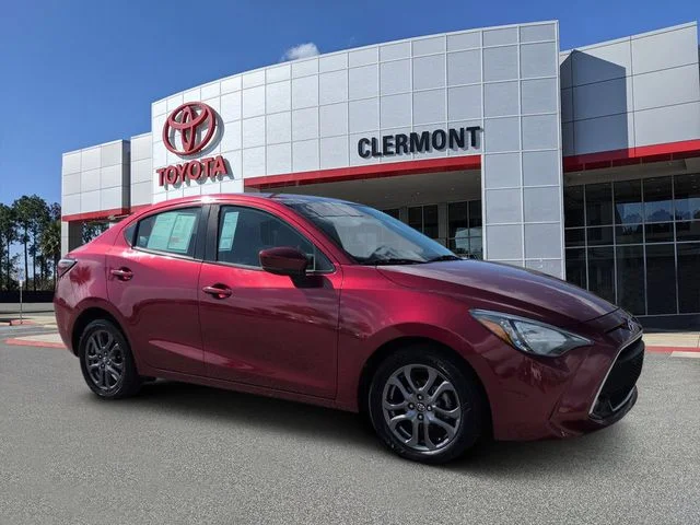Used 2019  Toyota LE image 1