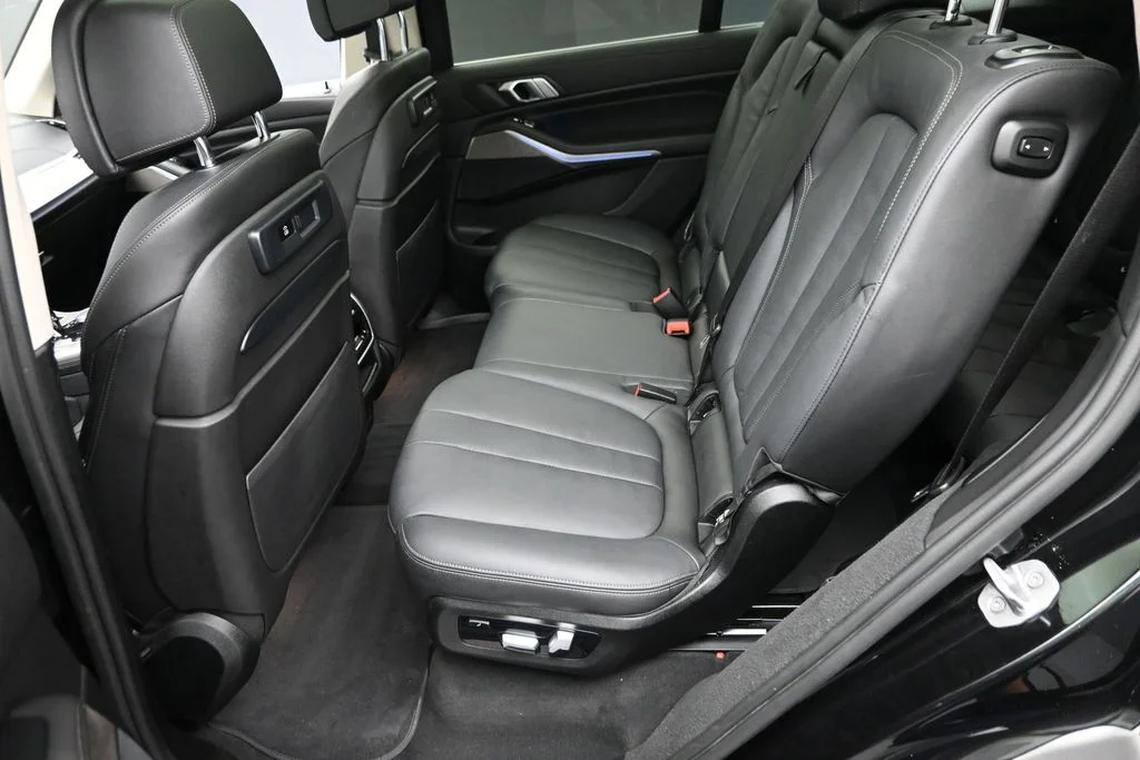 Certified Used 2022 Black BMW xDrive40i image 15