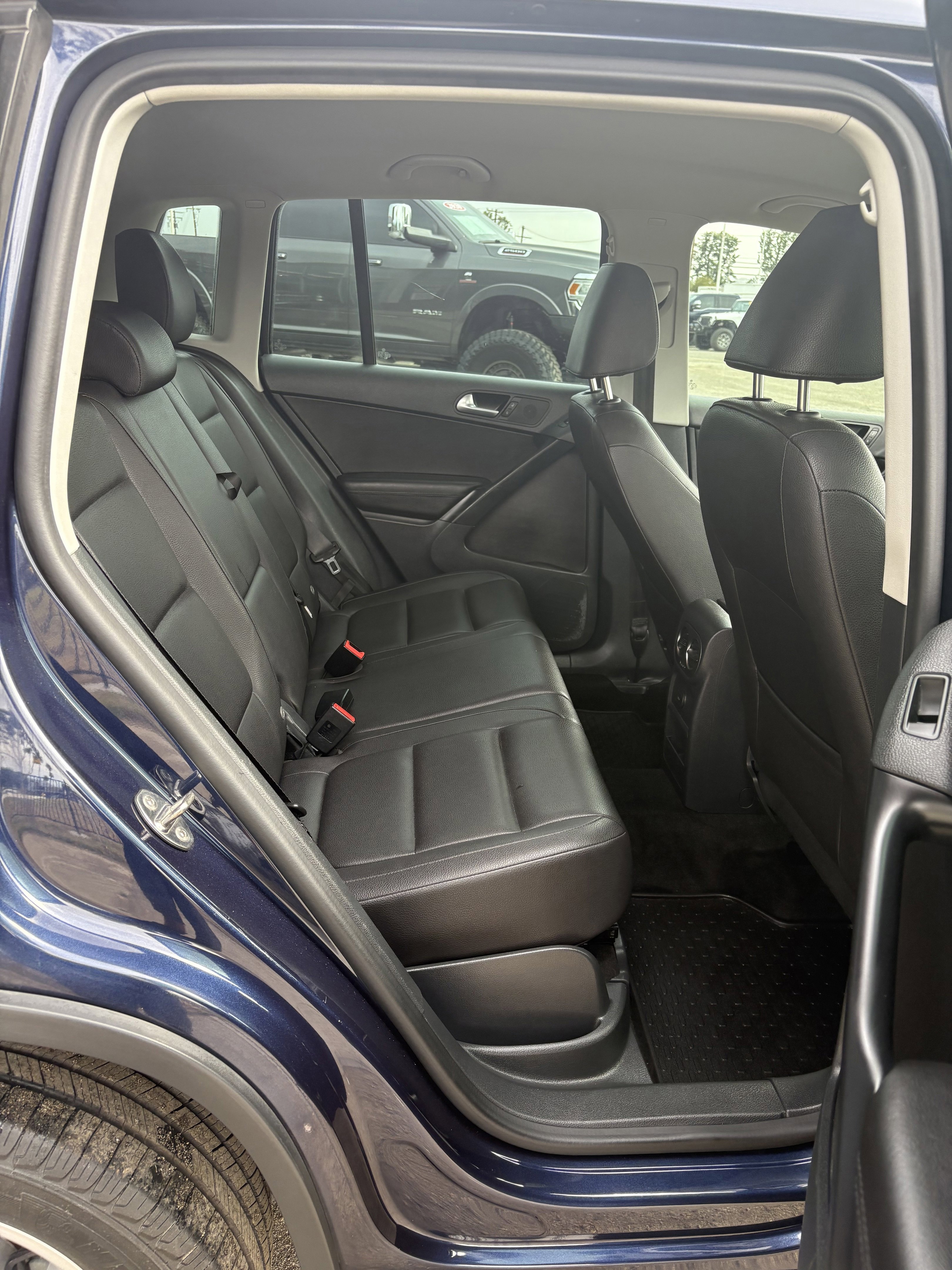 Used 2016 Blue Volkswagen  image 13