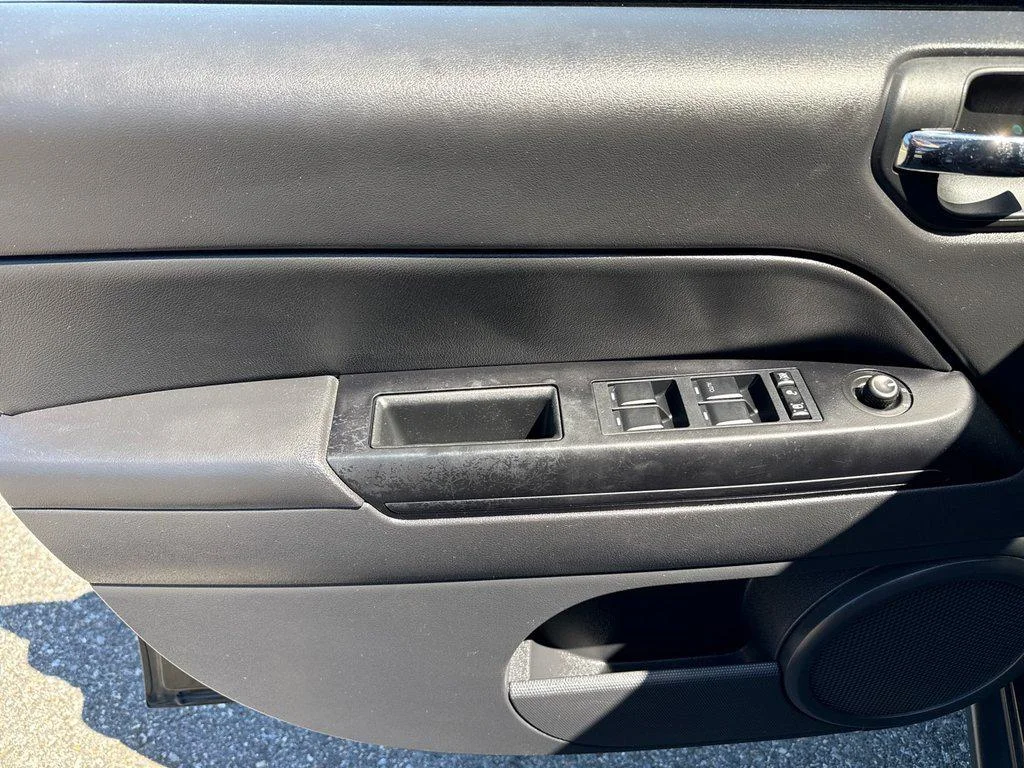 Used 2017 Black Clearcoat Jeep Sport SE FWD *Ltd Avail* image 14
