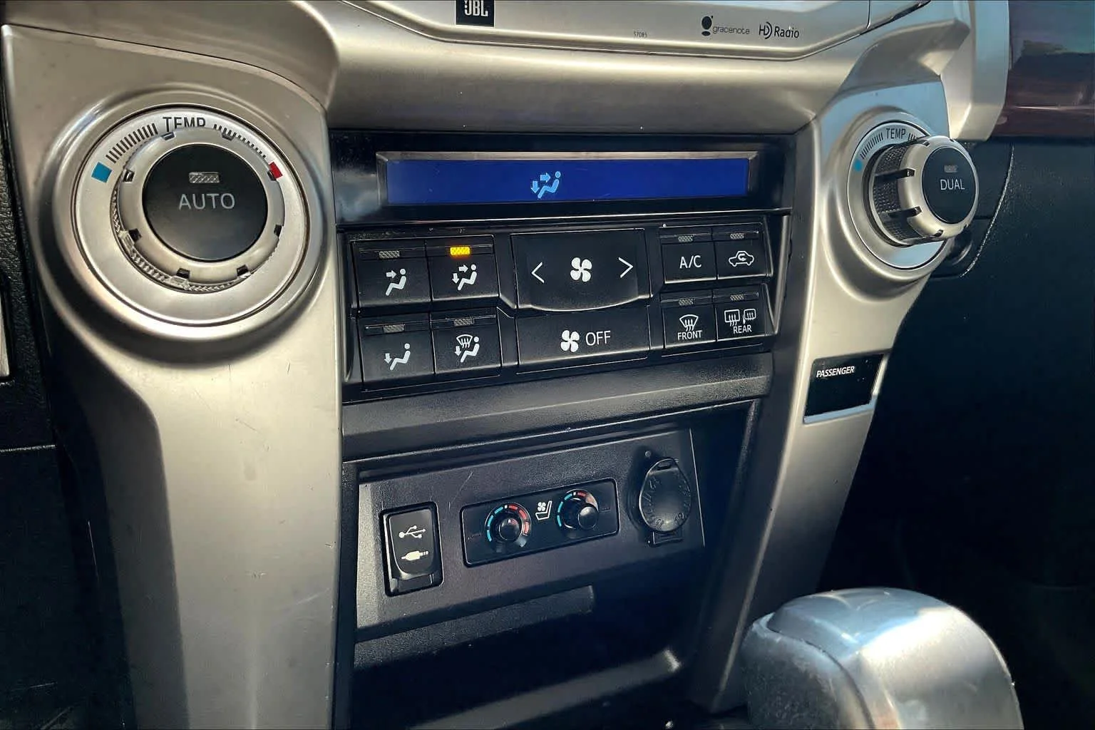 Used 2014 Blizzard Pearl Toyota Limited image 32