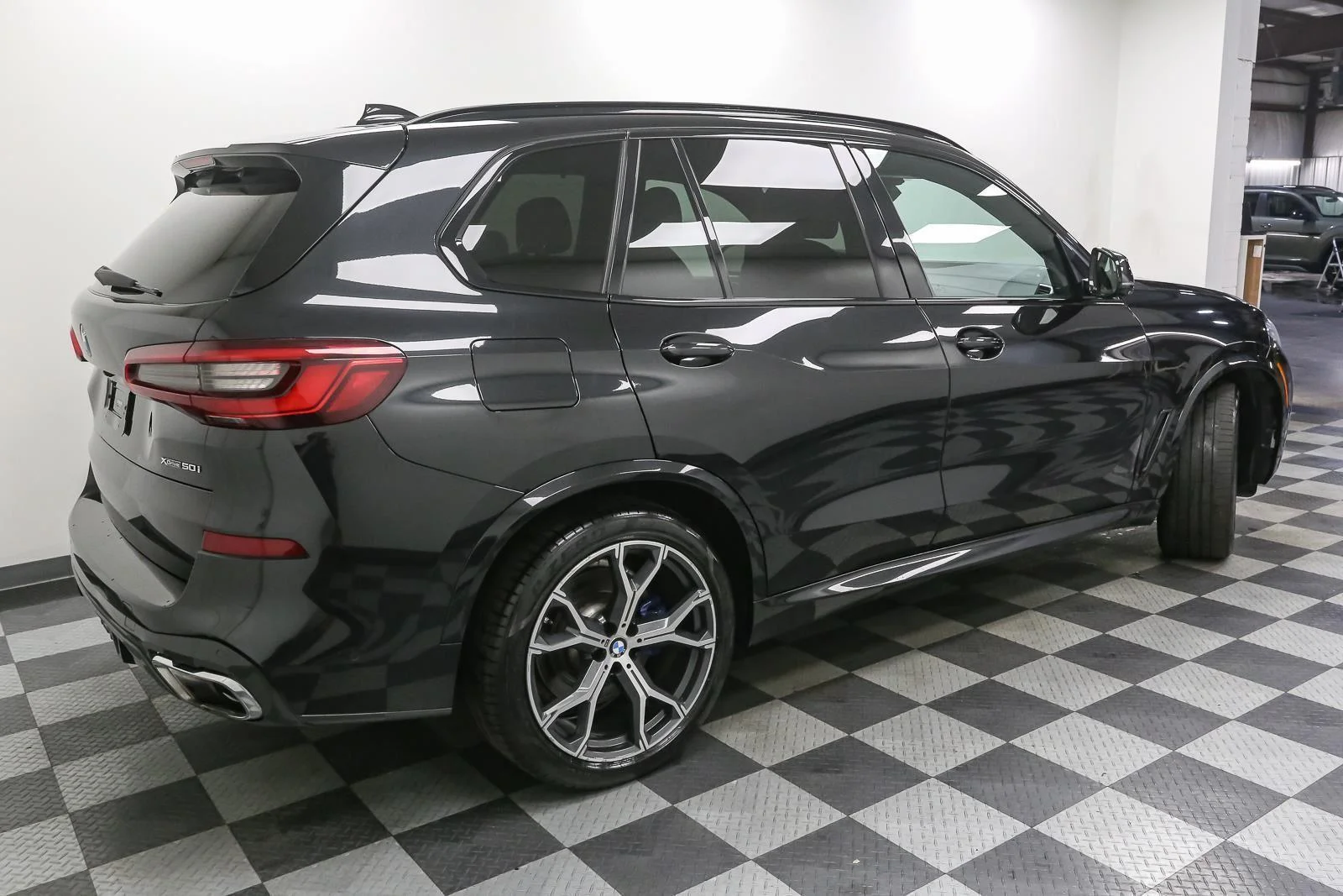 Used 2019 Black Sapphire Metallic BMW xDrive50i image 8