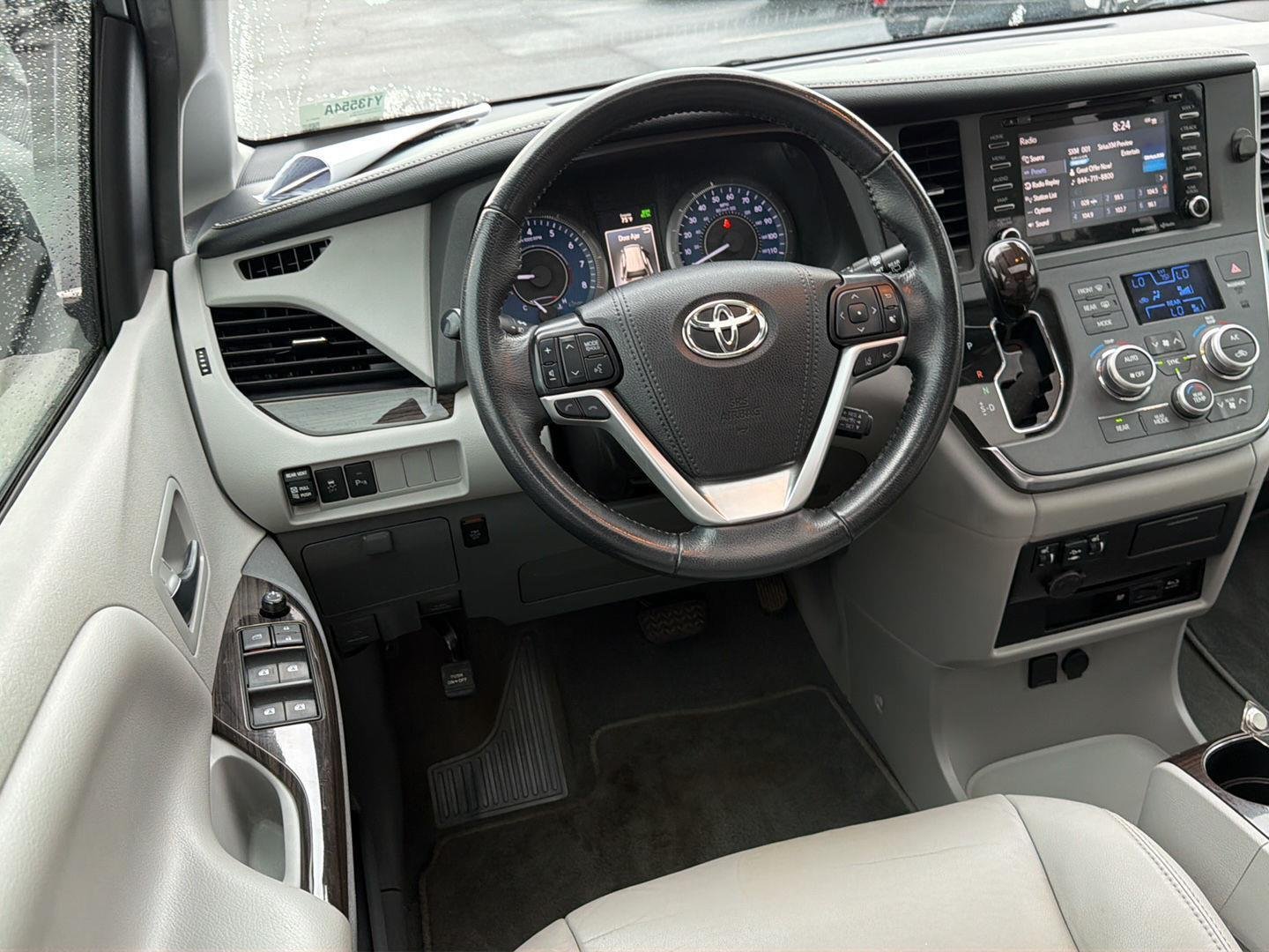 Used 2019 Celestial Silver Metallic Toyota XLE Premium 8-Passenger image 16