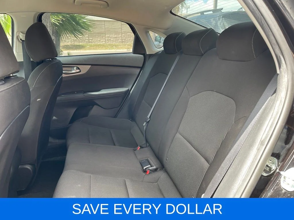 Used 2021 Black Kia LXS image 16