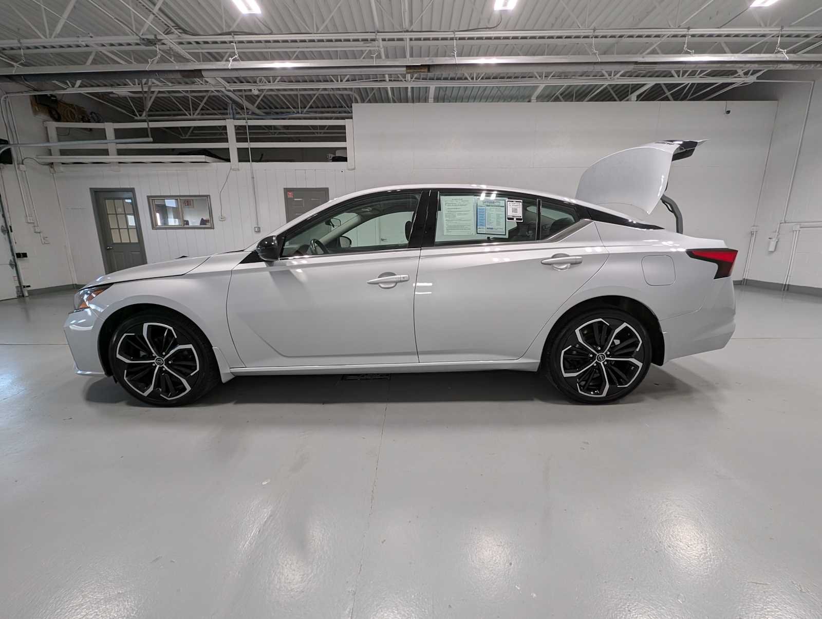 Used 2023 Brilliant Silver Metallic Nissan 2.5 SR image 12