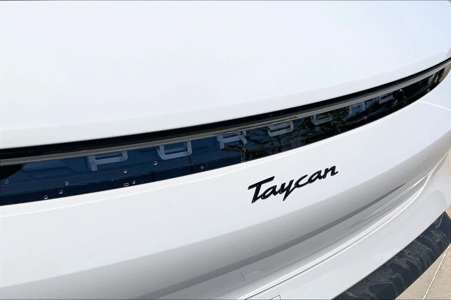 Used 2022 Chalk Porsche  image 28