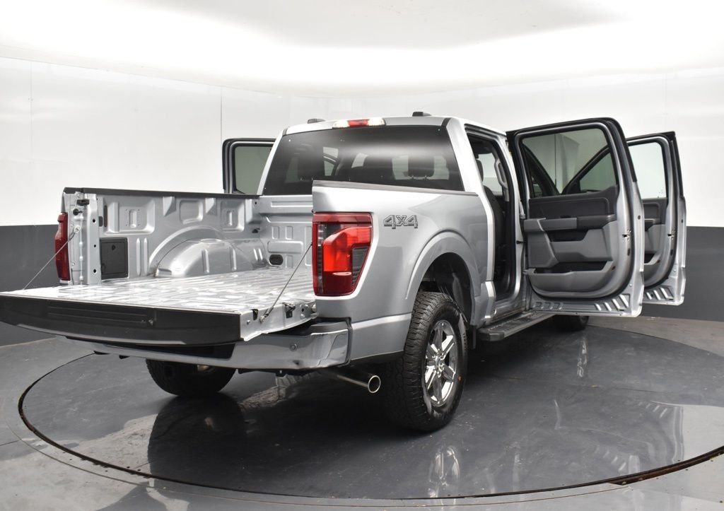 Used 2025 Silver Ford XLT image 35