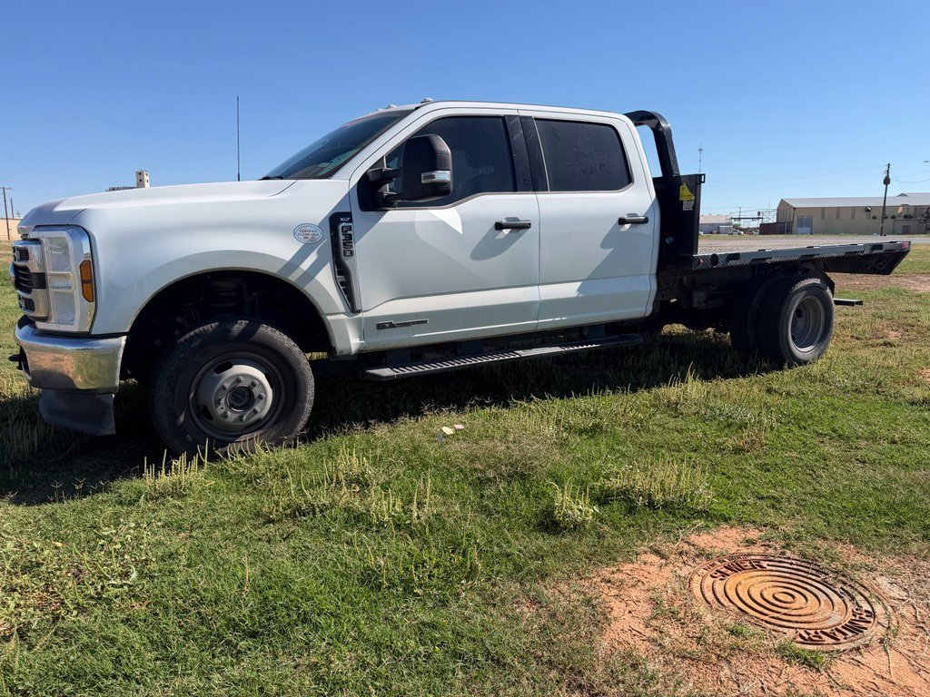 Used 2024 Oxford White Ford XLT image 4